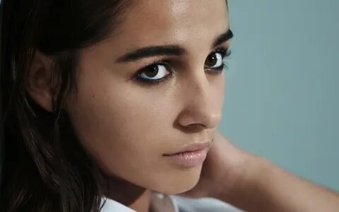 naomi scott
